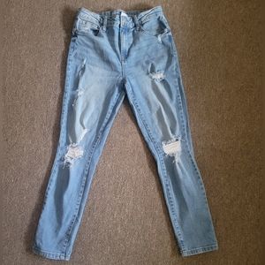 No Boundaries Size 5 Ripped Jeans
